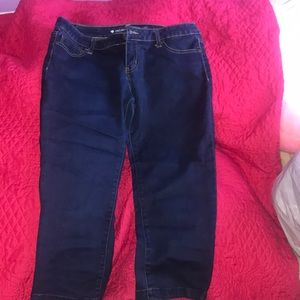 Celebrity Pink Capri Dark Wash Jeans :Size 9